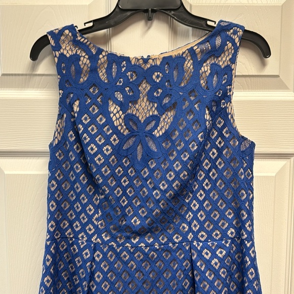 Adrianna Patel Lace Sleeveless Dress - Picture 2 of 7